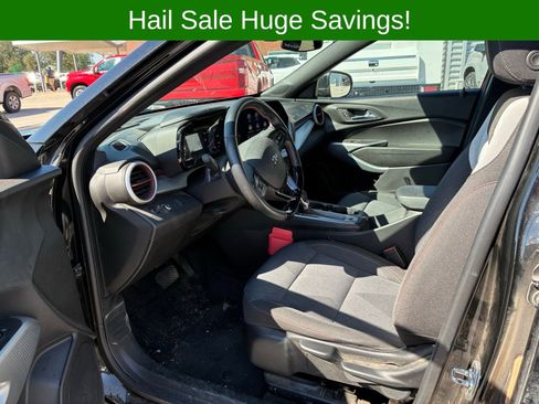 Used 2024 Chevrolet Trax RS w/ Driver Confidence Package FWD image 2