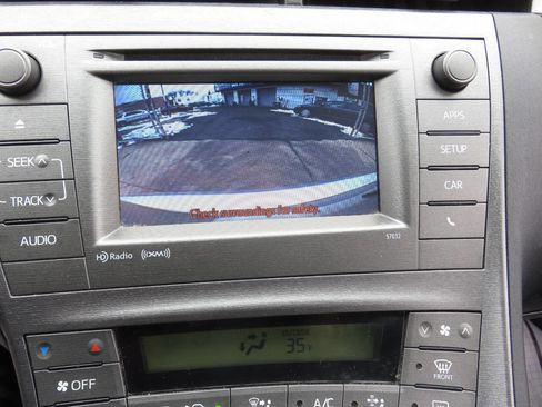 Used 2013 Toyota Prius Plug-In Hybrid image 17