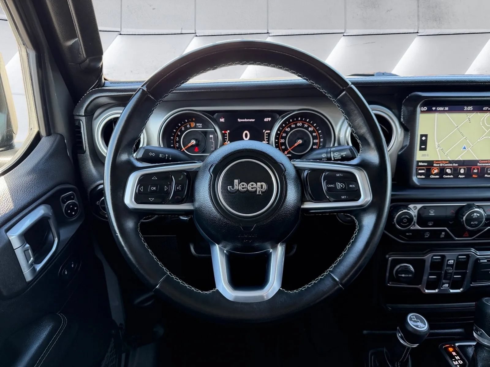 Used 2020 Jeep Gladiator Overland AWD/4WD image 16