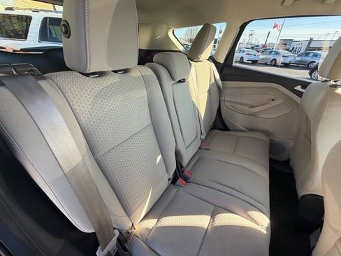 Used 2017 Ford Escape SE w/ Equipment Group 201A FWD image 15