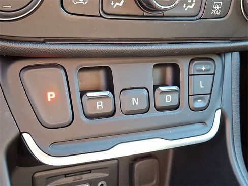 Certified 2019 GMC Terrain SLE w/ Driver Convenience Package image 15