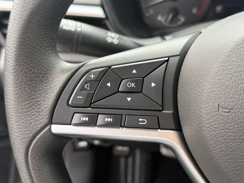 Used 2022 Nissan Altima 2.5 S FWD image 18