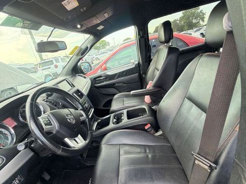 Used 2017 Dodge Grand Caravan GT FWD image 13