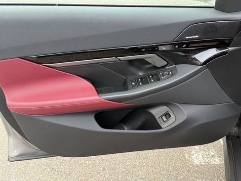 Used 2025 BMW 530i image 18