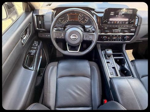 Used 2023 Nissan Pathfinder SL FWD image 23