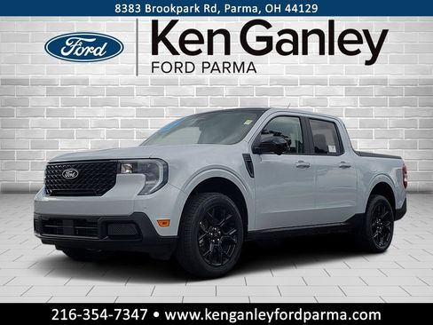 New 2025 Ford Maverick Lariat w/ Black Appearance Package image 1