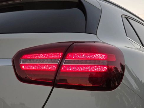 Used 2018 Mercedes-Benz GLA 250 image 7