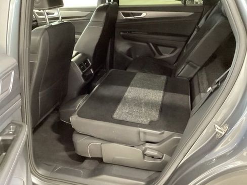 Used 2024 Volkswagen Atlas Cross Sport SE AWD/4WD image 15