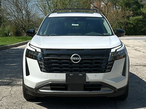 New 2026 Nissan Pathfinder SL AWD/4WD image 3
