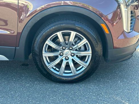 Used 2023 Cadillac XT4 Premium Luxury image 6