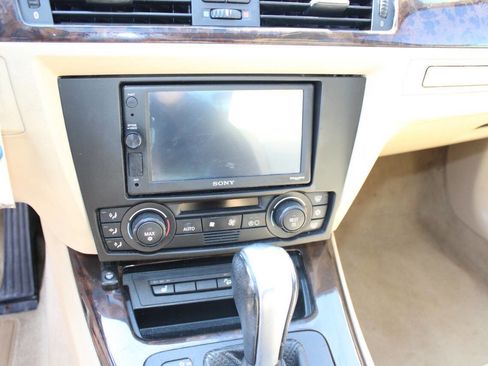 Used 2006 BMW 325xi Sedan image 16