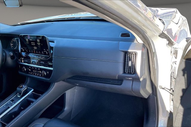 Used 2024 Nissan Pathfinder SL FWD image 15