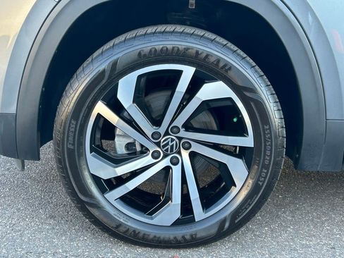 Used 2023 Volkswagen Atlas Cross Sport SEL image 42