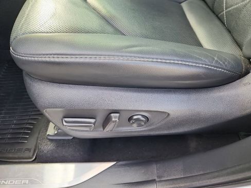 Used 2021 Toyota Highlander Platinum FWD image 20