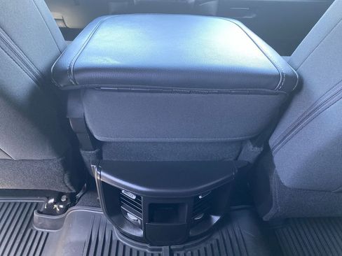 Used 2025 RAM 2500 Big Horn w/ Bed Convenience Group RWD image 20