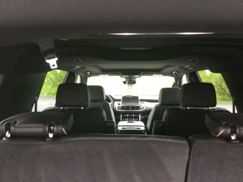 Used 2024 Chevrolet Suburban Premier w/ Premium Package image 12