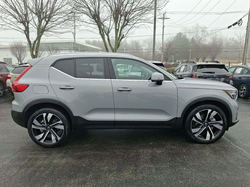 Certified 2025 Volvo XC40 B5 Plus image 7