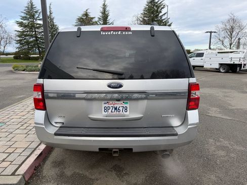 Certified 2017 Ford Expedition XLT w/ Equipment Group 201A image 4