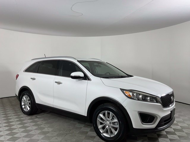 Used 2018 Kia Sorento FWD V6 image 3