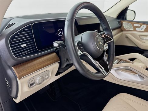 Certified 2025 Mercedes-Benz GLE 350 4MATIC image 10
