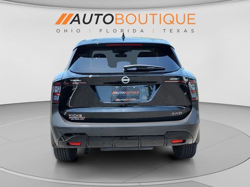 Used 2025 Nissan Kicks SV AWD/4WD image 4