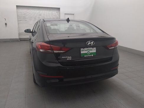 Used 2018 Hyundai Elantra SE w/ SE Connectivity Package 04 FWD image 6