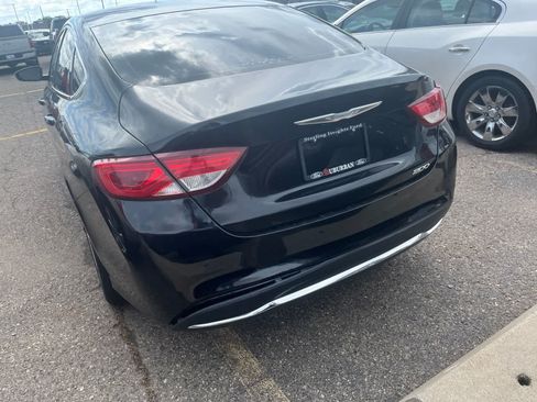 Used 2016 Chrysler 200 Limited FWD image 12