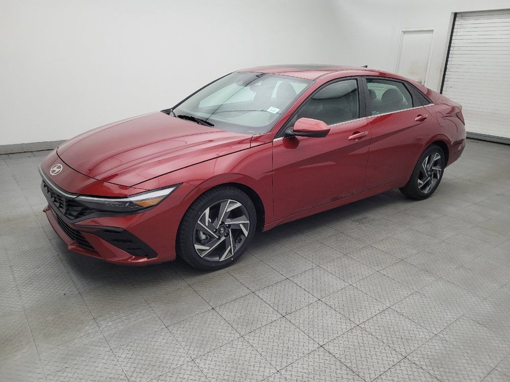 Used 2025 Hyundai Elantra SEL FWD image 2