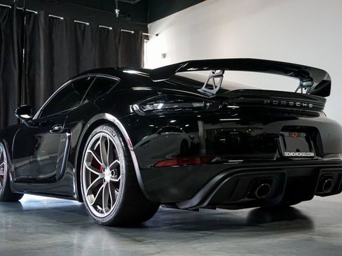 Used 2020 Porsche 718 Cayman GT4 RWD image 30