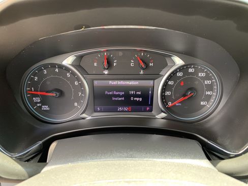 Used 2023 Chevrolet Equinox RS w/ RS Leather Package FWD image 19