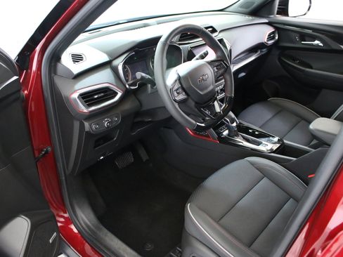 Used 2023 Chevrolet TrailBlazer RS w/ Technology Package FWD image 24