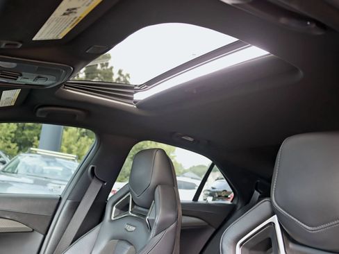 Used 2017 Cadillac ATS V w/ Luxury Package RWD image 37
