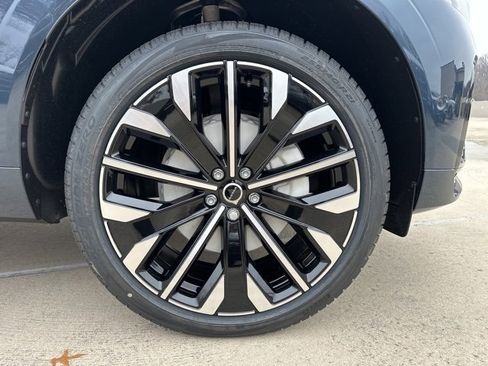 New 2026 Volvo XC60 B5 Ultra w/ Protection Package Premier image 9