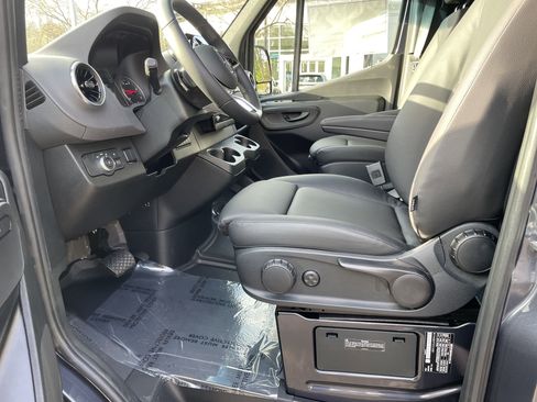 New 2025 Mercedes-Benz Sprinter 2500 image 23