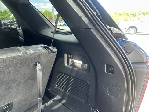 Used 2020 Ford Explorer XLT w/ Equipment Group 202A AWD/4WD image 51