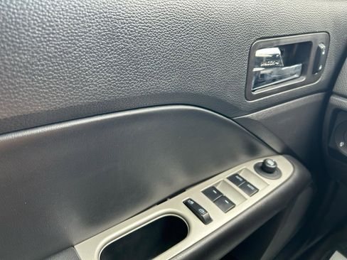 Used 2012 Ford Fusion SEL image 29
