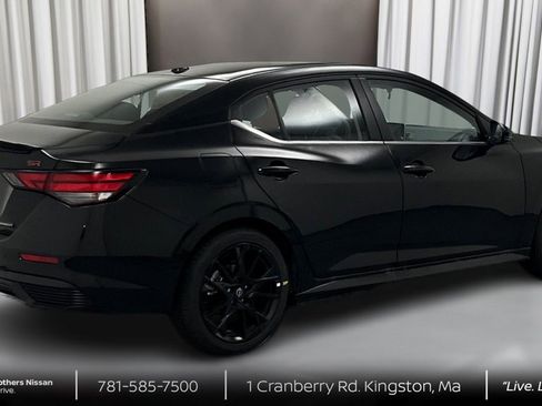 New 2025 Nissan Sentra SR w/ Midnight Edition image 4