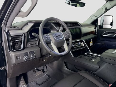 New 2025 GMC Sierra 3500 Denali w/ Denali Reserve Package image 9