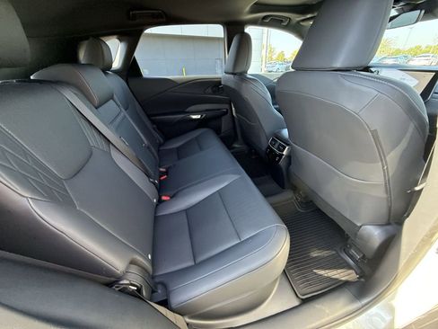 Used 2025 Lexus RX 350 Premium image 17