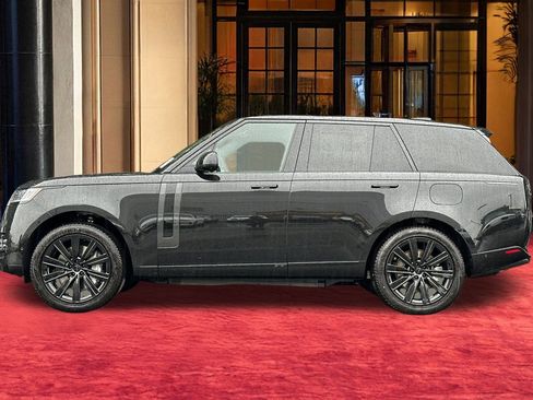 New 2026 Land Rover Range Rover SE image 3