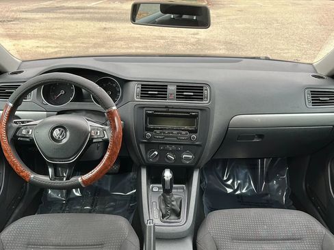 Used 2015 Volkswagen Jetta SE image 24