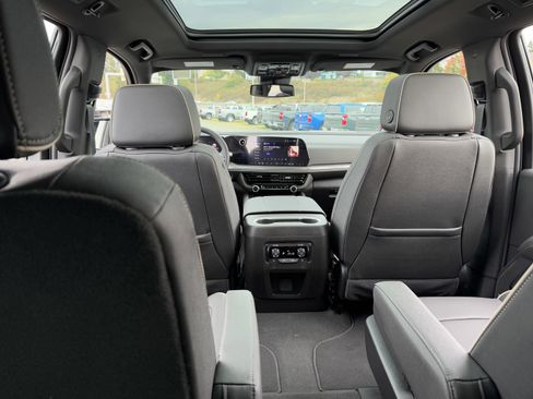 New 2026 Chevrolet Suburban Premier w/ Sun And Tow Package image 33