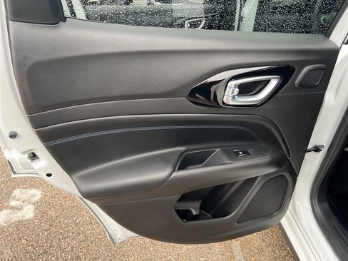 Used 2025 Jeep Compass Limited w/ High Altitude Package image 11