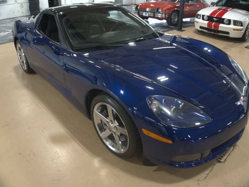 Used 2007 Chevrolet Corvette Coupe w/ Preferred Equipment Group RWD image 8