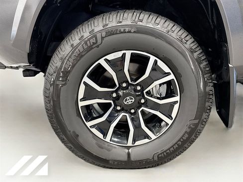 Used 2023 Toyota Tacoma TRD Sport AWD/4WD image 31