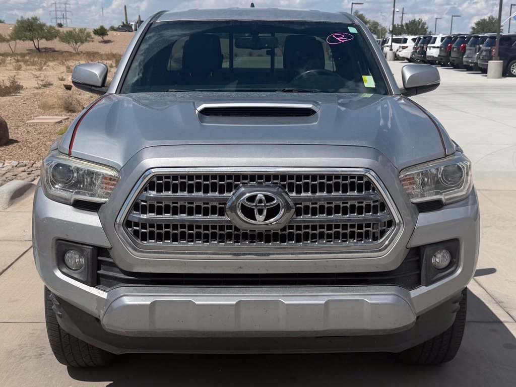 Used 2016 Toyota Tacoma TRD Sport w/ Towing Package RWD image 3