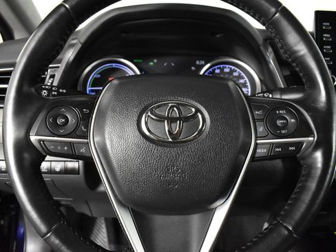 Used 2022 Toyota Camry XLE image 19