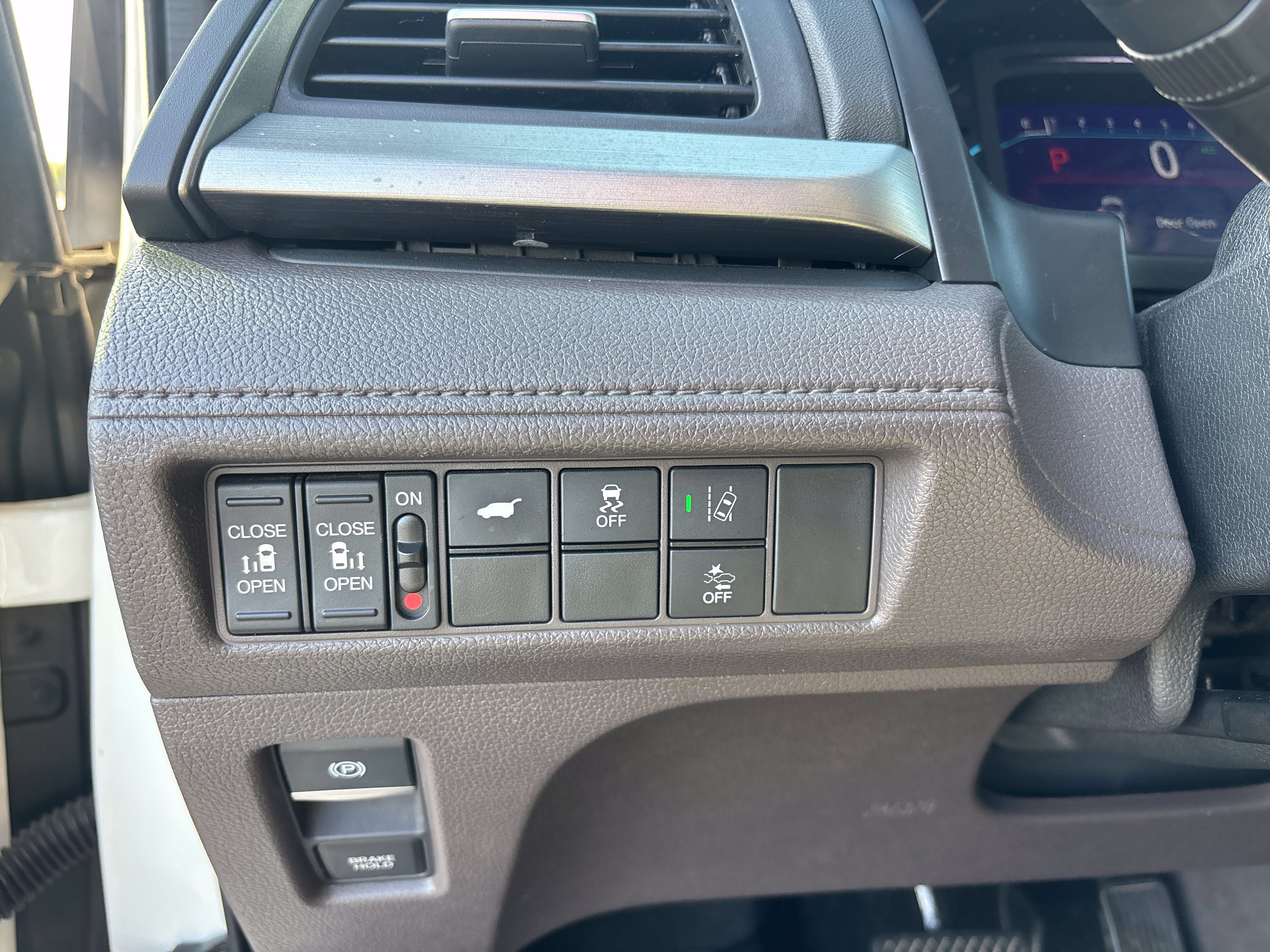 Used 2018 Honda Odyssey EX-L image 17