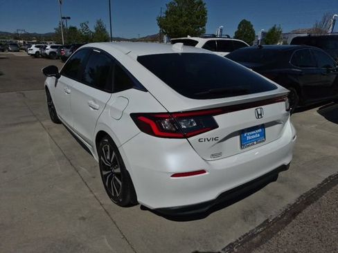 Certified 2024 Honda Civic EX-L image 3