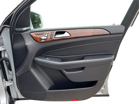 Used 2019 Mercedes-Benz GLS 450 4MATIC w/ Premium 1 Package image 51